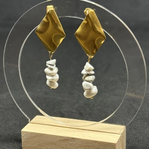 Boucles Howlite