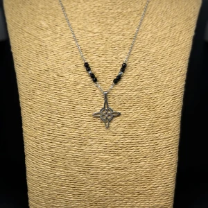 Collier nœud de sorcière « Onyx »